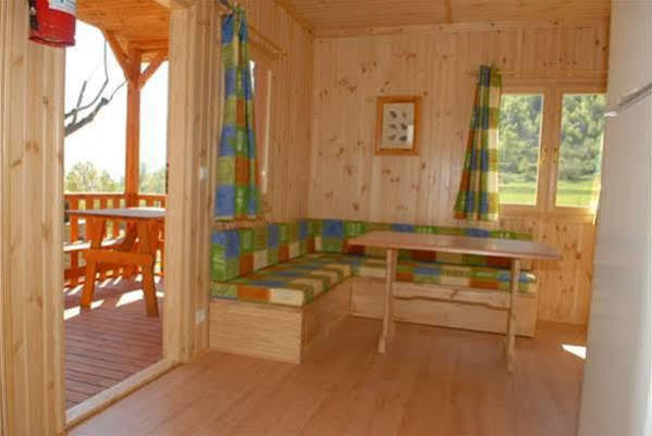 Camping La Torre Hotel Espot Eksteriør billede