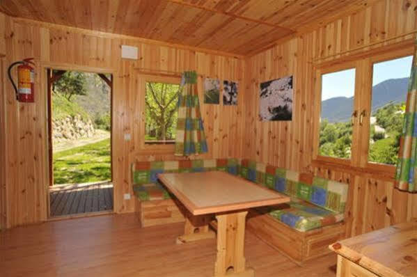 Camping La Torre Hotel Espot Eksteriør billede